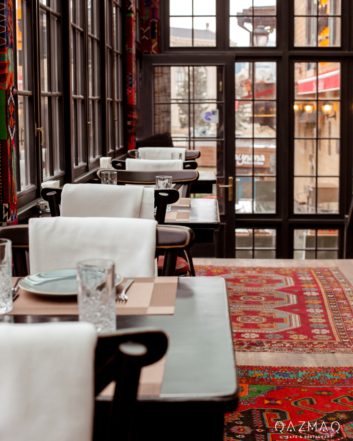 صندلی رستورانی سنتی